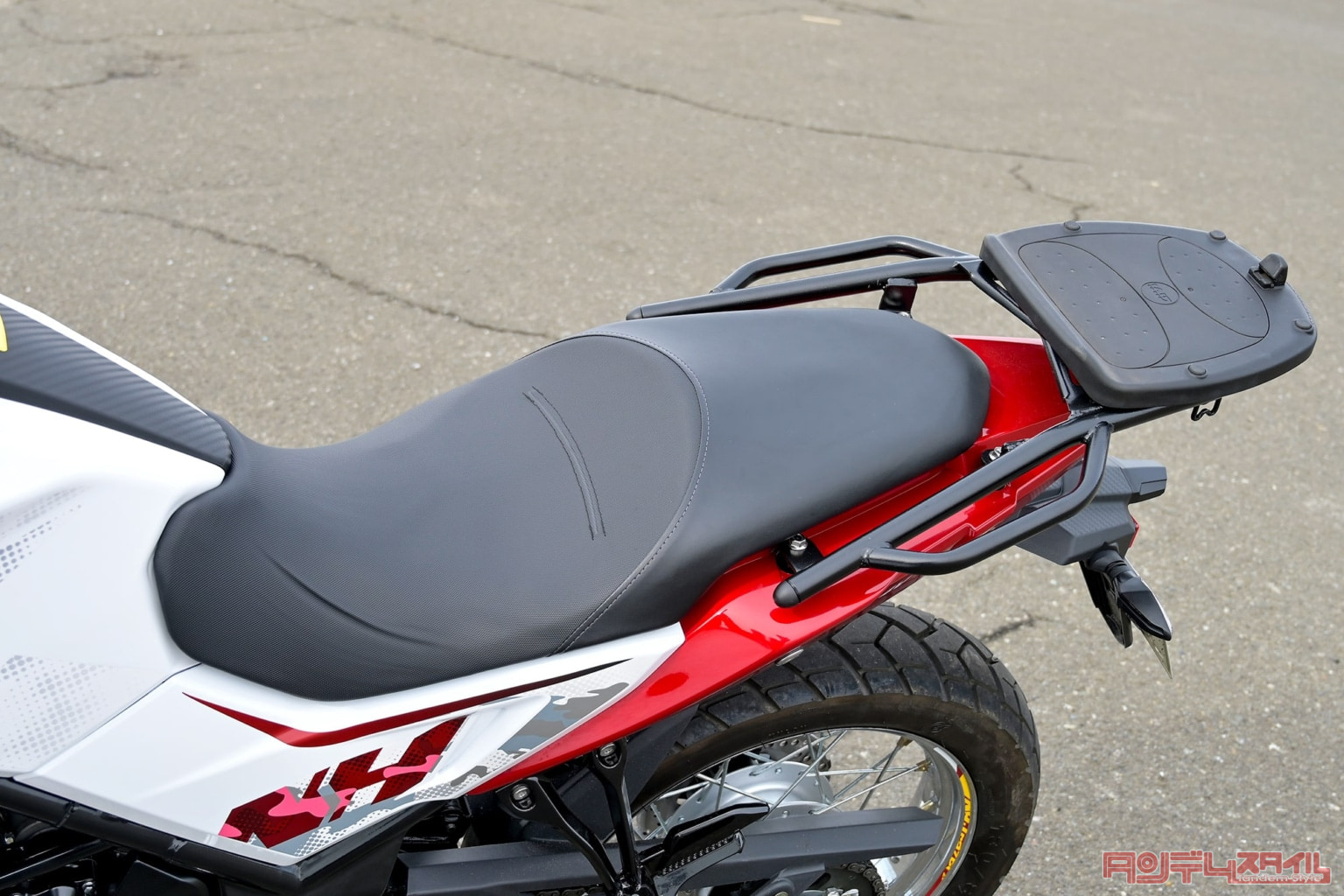 SYM NH T200 2ページ目 2ページ中 本格アドベンチャーを軽二輪で楽しめる バイク車両インプレ解説 タンデムスタイル