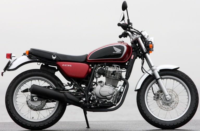 Honda cb 223s