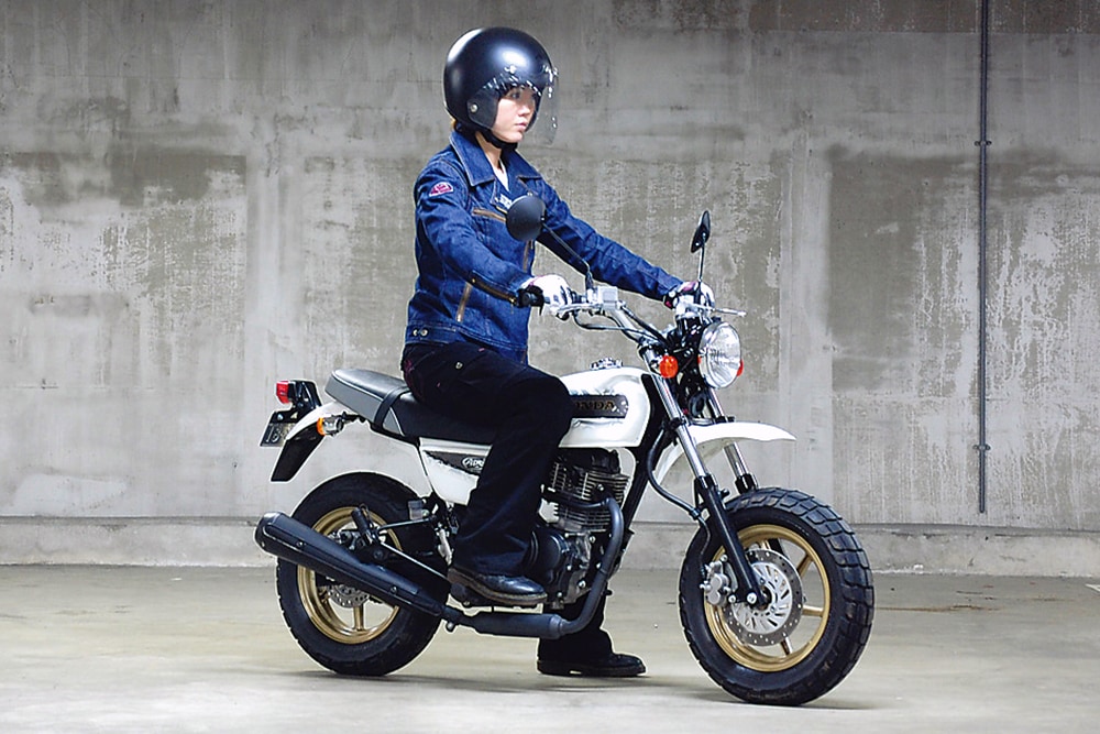 Honda エイプ100 タイプd バイク足つき アーカイブ タンデムスタイル