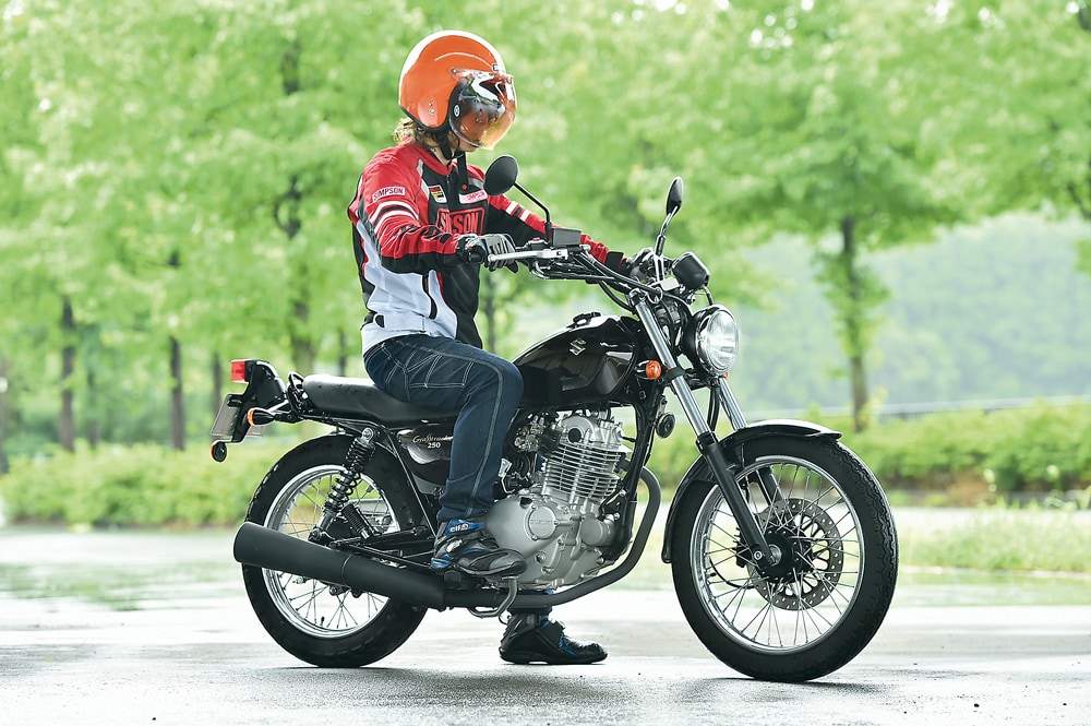 Suzuki グラストラッカー バイク足つき アーカイブ タンデムスタイル