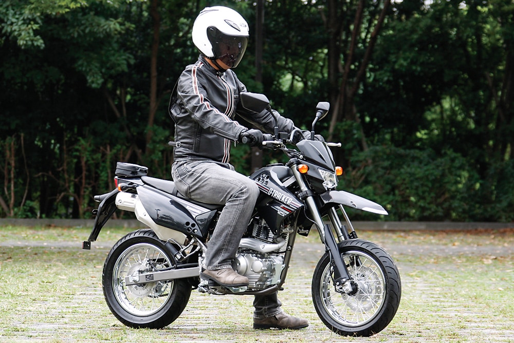 Kawasaki D トラッカー125 バイク足つき アーカイブ タンデムスタイル