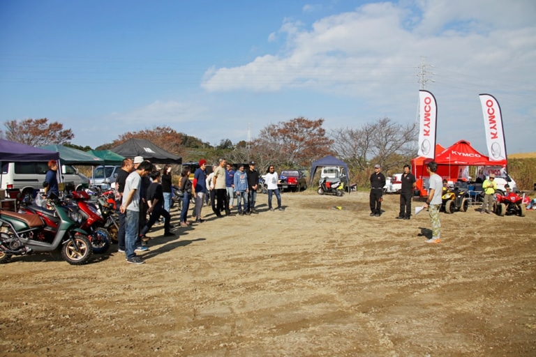 ダートコースをスクーターで駆ける“スクータークロス” が、3月1日に開催するぞ！ - バイクニュース - タンデムスタイル