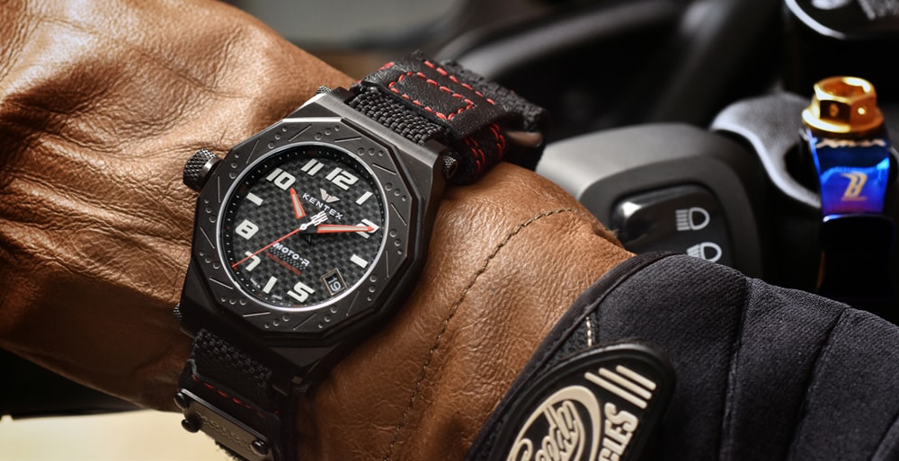 ライダー専用に開発・設計。タフでスポーティな造形美光る腕時計“MOTO ...