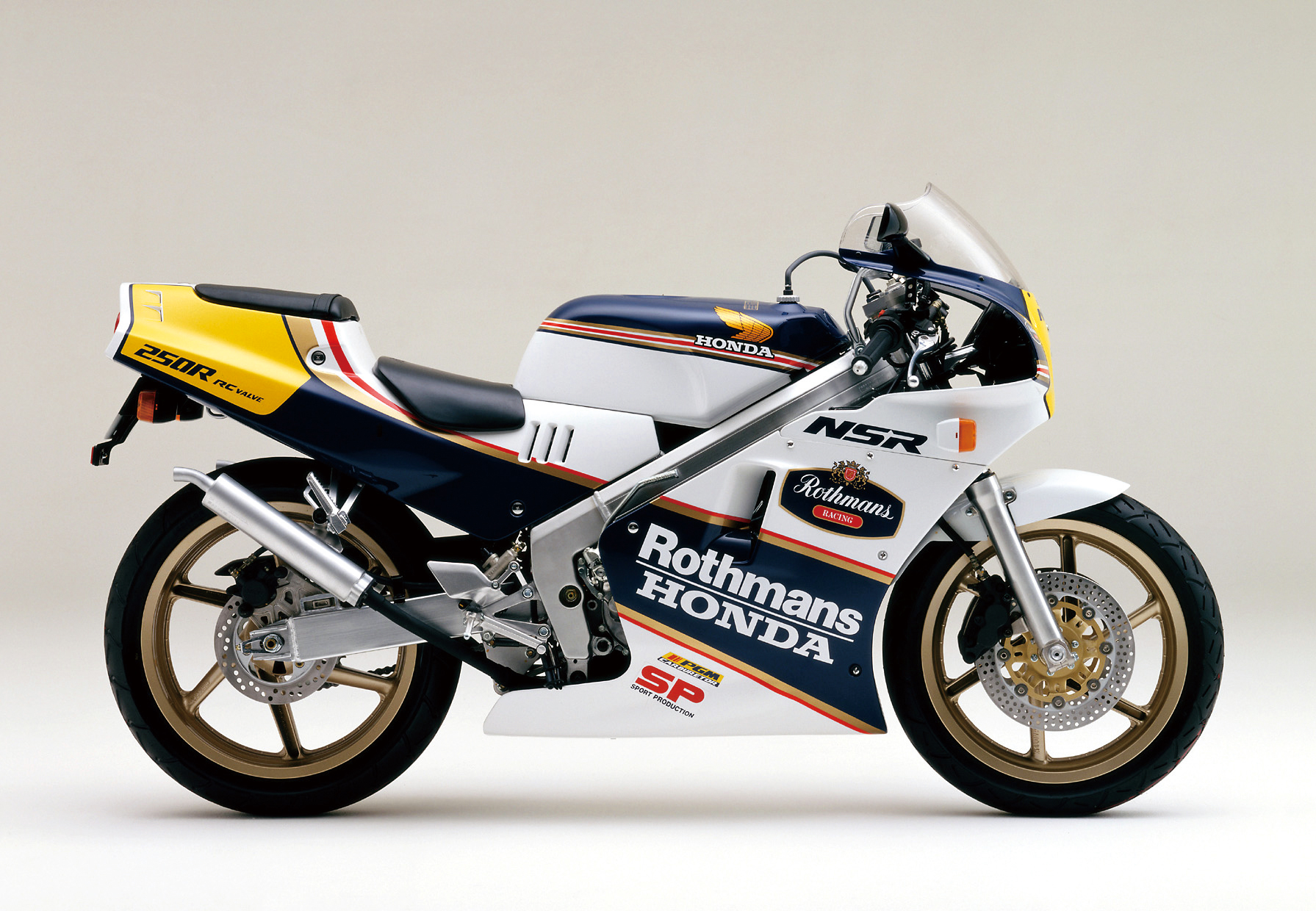 ミドル史に名を刻む名車たち vol.05 HONDA NSR250R〈ヒストリー編〉 ： - バイク車両インプレ・解説 - タンデムスタイル