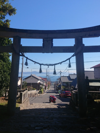 樹下神社からびわ湖を望む